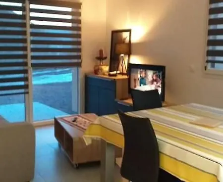 Les Balcons La Haie Des Grisselles Apartment
