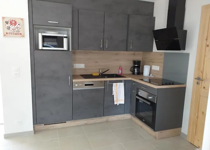 Les Balcons La Haie Des Grisselles Apartament *